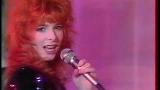 Mylène Farmer Pourvu qu'elles soient douces @ Dimanche Martin, 13 nov 88