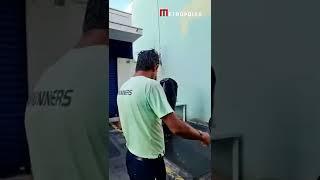 Bolsonarista leva tapão em frente a quartel do Exército em SP