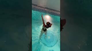 Miravi singing in water