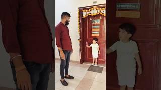 Anaya Bechare Ladke Ko Takla-Takla Kyo Bol Rahi Hai 
