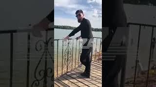 На пляже Строгино в Москве заметили чеченского рейнджера с пистолетом на поясе