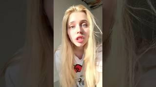 В КАКОЙ РУКЕ У ТЕБЯ ТЕЛЕФОН? :)