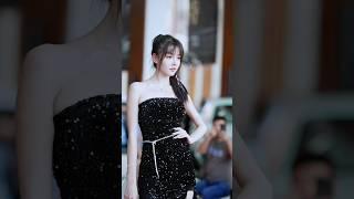 Beautiful Girl #catwalkshow #catwalk #fashionshow #beautiful #catwalkbeauty #fashion #beauty #viral