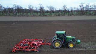 JOHN DEERE 7290R mit KUHN PROLANDER 6000 Grubber am Grubbern / 4K