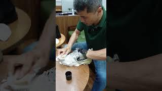 Vệ sinh giày sneaker SIÊU SẠCH trong 5 phút | PHONG ĐINH GAZANO