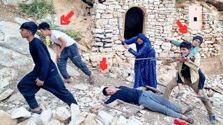 Save Ashkan from bandits in the mountains, Afshin's inconvenience for the future 🪓