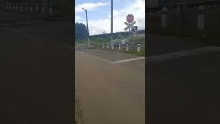 Ужас поезд сошел с рельс на бешеной скорости жесть