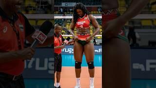 World's tallest female volleyball player in #tallwoman #tallgirlfriend #volleyball #usa