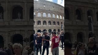 Woooou #travel #italy #papa #perte #tourist #vaticano #roma #europe #colosseum