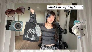 what's in my bag + keychain collection ^____^ tote messenger bag