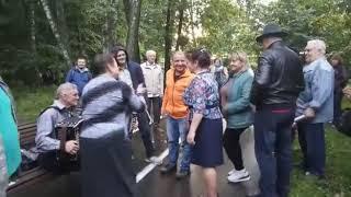 03.08.19.Измайловский пятачок.Частушки под гармонь.