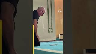 New Muslim uses phone to ensure proper prayer | Islam Channel