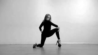 Ksenia Martynova. Stripdance tricks. Easy, but beautiful)))