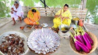 গাং মৌরোলা মাছের ঝাল আর তেলো কাঁকড়ার টক আজ দুপুরে রান্না করলাম সাথে জমিয়ে খাওয়া