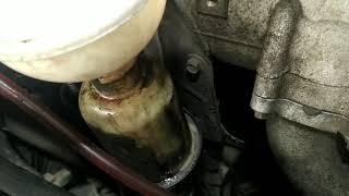 Замена масла в ГУР Chrysler Voyager IV 2.5 CRD / Changing the oil in the power steering system