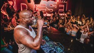 Partying with Shaq! 