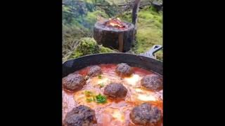 фрикадельки на костре  #food #jedzenie #еда #еданаприроде #фрикадельки