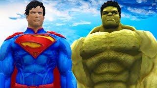 Superman vs Hulk - Epic Superheroes Battle