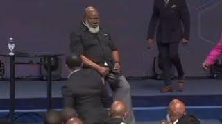 BREAKING NEWS! TD jakes passes out on stage during service