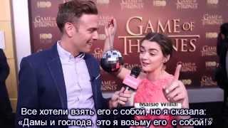 Мейси Уильямс/Арья Старк готова дать взятку создателям сериала.