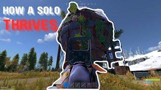 How a 3000 Hour Player THRIVES as a Solo  - Rust Console