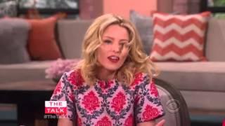 Elizabeth Banks Shows Off Her Feet on "TheTalk"