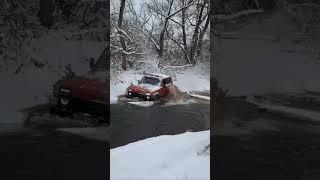 КОШМАРИК едет через брод  #automobile #youtuber #offroad #youtubeshorts #snow #офроуд #зима