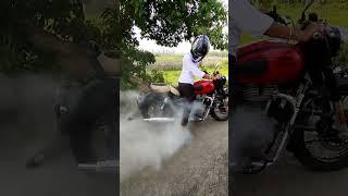Spin the rear wheel of the bike#shot#youtube #viralvideo #Raj official account ️‍