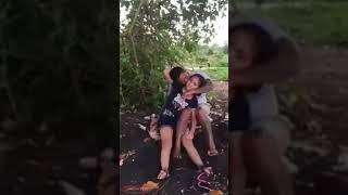 Vidio viral ciuman di kebun