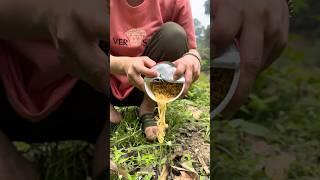 How to Drain Instant Noodles Without Spilling Them #survival #camping #hacks #bushcraft