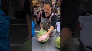 Must Try! Taiwanese Giant Watermelon Juice - Fruit Cutting Skills - Taiwanese Street Food