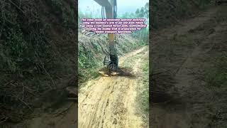 Mud Masterstroke: Watch a Clever Excavator Transform into the Ultimate Trailblazer!