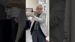 陳持平醫師畫家 大愛大美陳持平創作展開幕式接受媒體採訪側拍20250614片長1分鐘1秒#陳持平醫師畫家