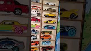 новая полка на 100 моделяк.hot wheels.