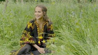 Ex Machina Star Alicia Vikander Talks Embarrassing First Dates  | NET-A-PORTER