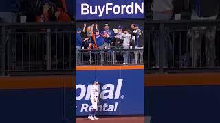 The way this Mets fan threw the ball back  #mlb #baseball #mets #Dodgers