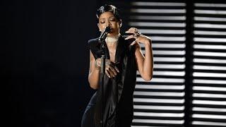 Rihanna - Diamonds (Live on American Music Awards) 4K