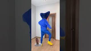 5832