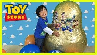 GOLDEN GIANT EGG SURPRISE OPENING Disney Toy Story