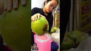 Kelapa muda #subscribe #segar #like #eskelapa #shortsvideo