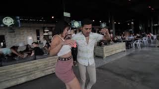 Julio Márquez & Abi Dominic bailando salsa en Paraíso México