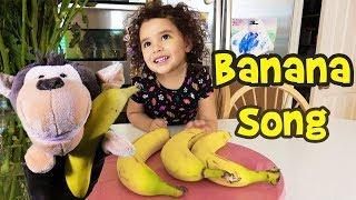 The Banana Song! Learn Counting to 5 with Puppets