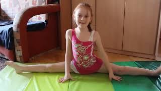 Yoga Challenge My Girlfriends Gymnastics Katyusha, Anzhela, Alyona -Stretching, Flexibility to Music