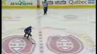 Vaneks slapshot against Huet in the shootout - Dec. 12/06