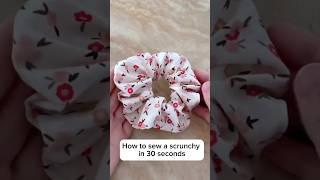 How to sew scrunchies #sewing #sewingpatterns #tips #howto #guide #tutorial #diy #scrunchies