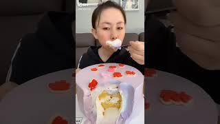 Кореянка ест торт  #asmr #eating #asmrmukbanger #асмр #корейка #mukbang