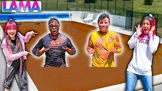 O ULTIMO A SAIR DA PISCINA DE LAMA GANHA ( Maloucos e Biankinha ) !!!! - Teens Fun