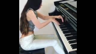 Sexy Girl profesional piano master