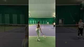 Учусь играть в большой теннис  #shorts #tennis #теннис #большойтеннис