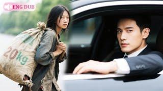 Poor girl carries 20kg of luggage on the road, the billionaire CEO falls for her!#film #drama